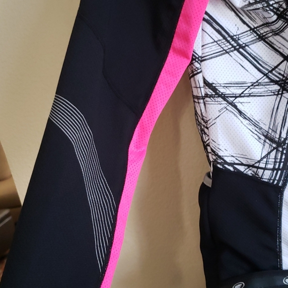 Performance Bicycle Pullover. - Picture 5 of 7